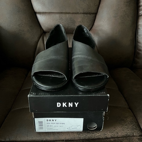 DKNY Dya peep toe shoes - Picture 2 of 7